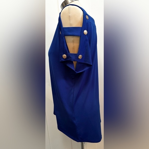 Royal Blue Cold Shoulder Gold Button Accent Top Sz MED Cable & Gauge - Picture 3 of 5